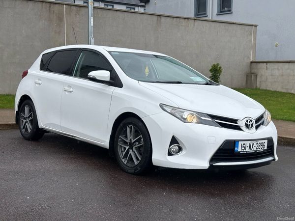 Toyota Auris Hatchback, Diesel, 2015, White