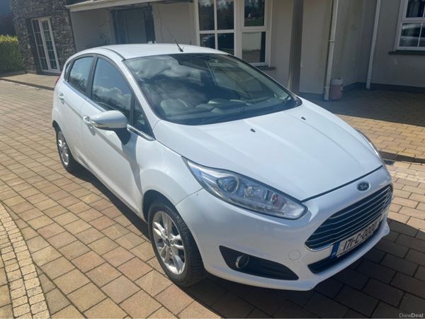 Ford Fiesta Hatchback, Petrol, 2017, White