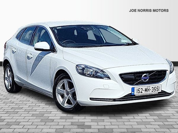 Volvo V40 Hatchback, Petrol, 2015, White