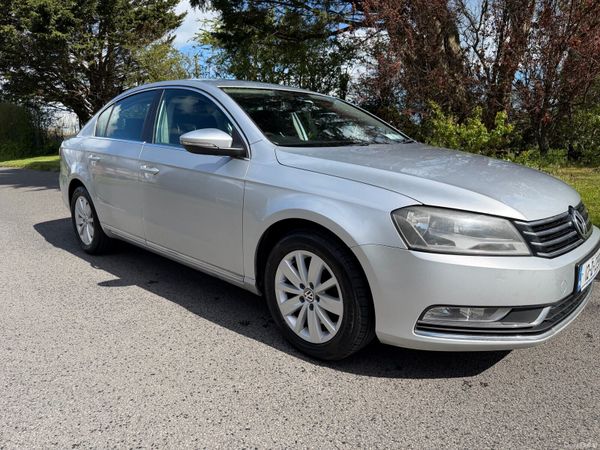 Volkswagen Passat Saloon, Diesel, 2012, Silver