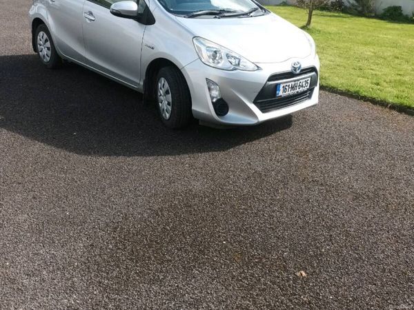Toyota Aqua Hatchback, Petrol Hybrid, 2016, Silver