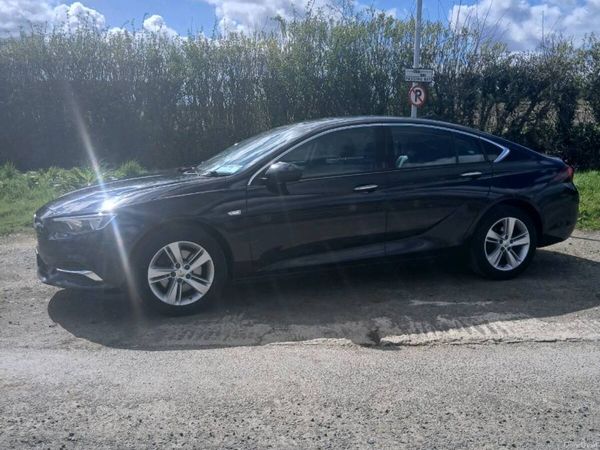 Opel Insignia Hatchback, Diesel, 2018, Blue