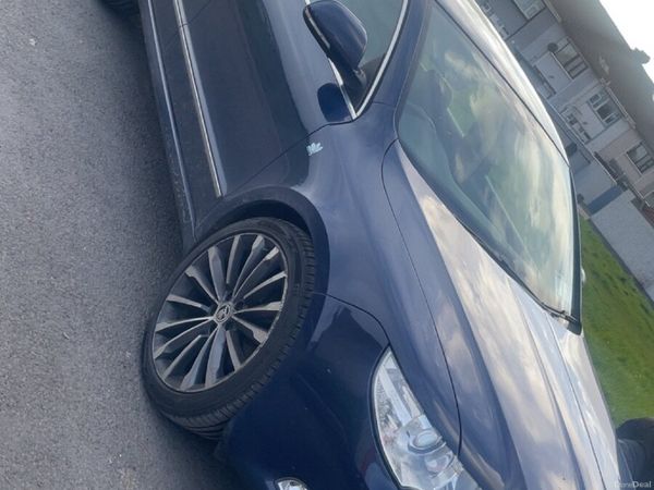 Skoda Superb Hatchback, Diesel, 2012, Blue