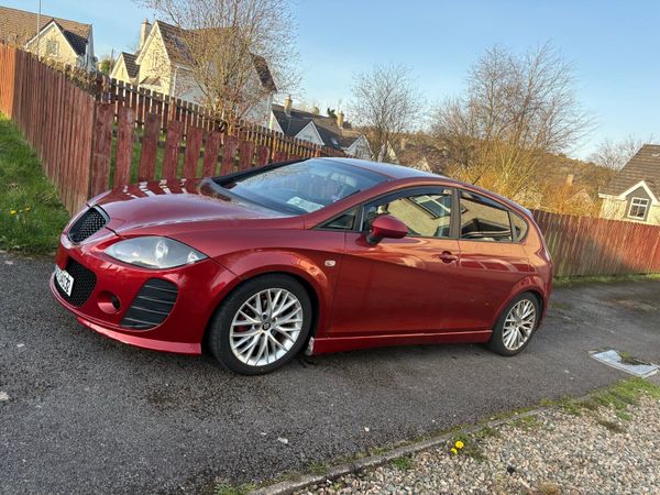 SEAT Leon Hatchback, Diesel, 2010, Red