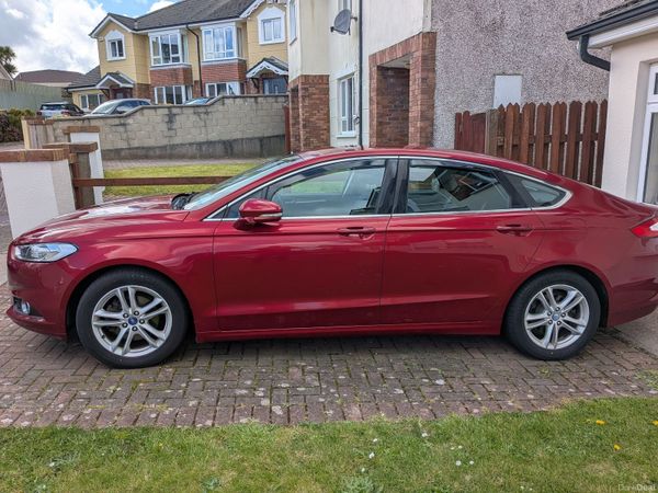 Ford Mondeo Hatchback, Diesel, 2016, Red