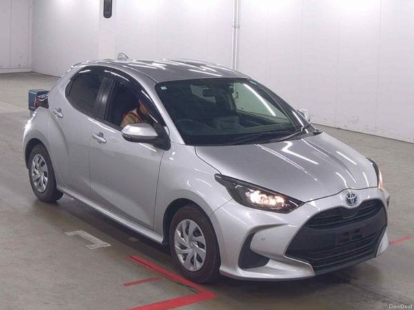 Toyota Yaris Hatchback, Petrol Hybrid, 2020, Silver