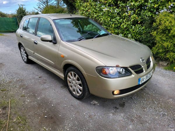 Nissan Almera Hatchback, Petrol, 2004, Gold
