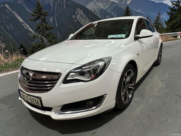 Opel Insignia Saloon, Diesel, 2014, White
