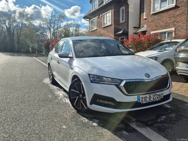 Skoda Octavia Hatchback, Petrol Plug-in Hybrid, 2021, White