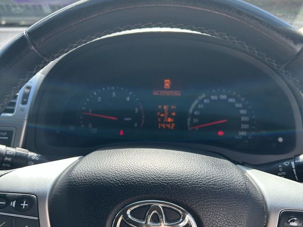 Toyota Avensis Saloon, Diesel, 2012, Grey