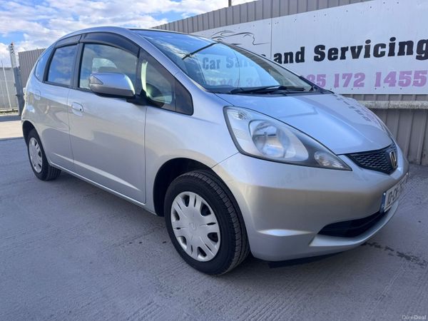 Honda Fit Hatchback, Petrol, 2010, Silver