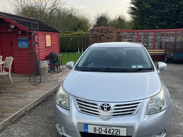 Toyota Avensis Saloon, Diesel, 2011, Silver