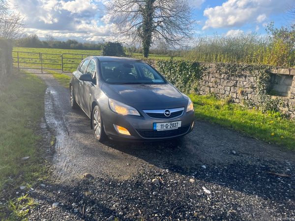 Opel Astra Hatchback, Diesel, 2011, Grey