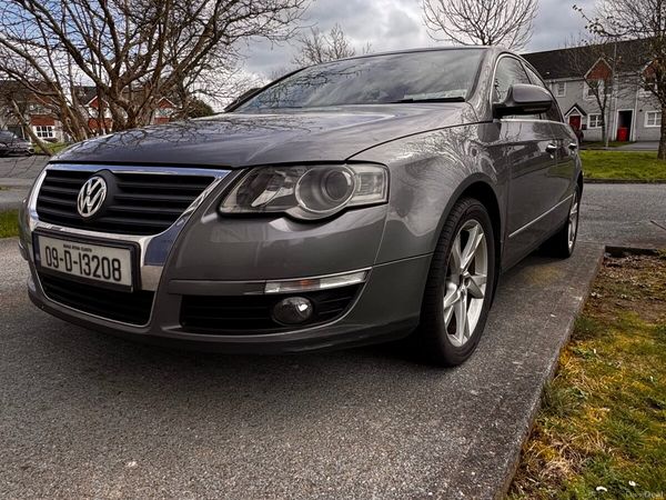 Volkswagen Passat Saloon, Petrol, 2009, Grey