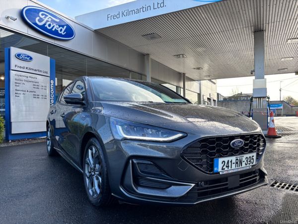 Ford Focus Hatchback, Petrol, 2024, Grey