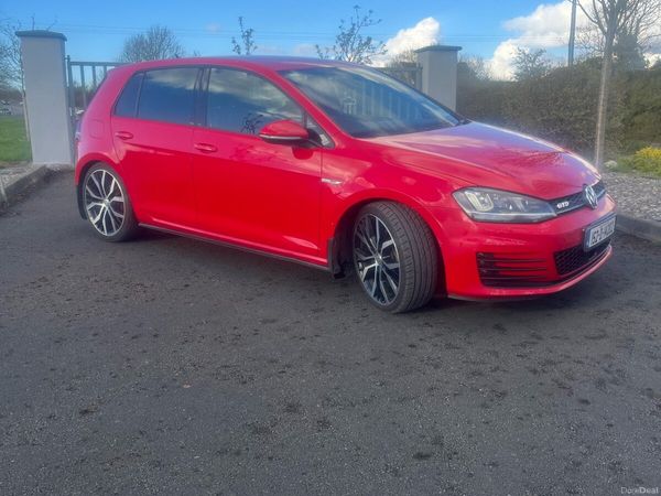 Volkswagen Golf Estate, Diesel, 2015, Red