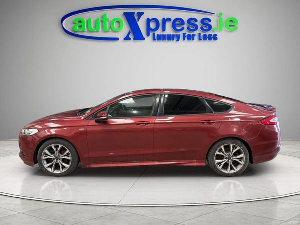 Ford Mondeo Hatchback, Diesel, 2017, Red