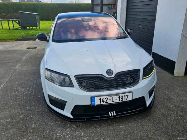 Skoda Octavia Hatchback, Diesel, 2014, White