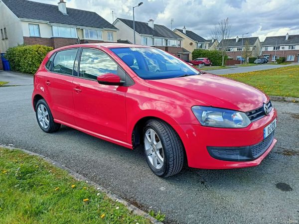 Volkswagen Polo Hatchback, Petrol, 2010, Red