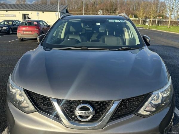 Nissan Qashqai Hatchback, Diesel, 2015, Grey