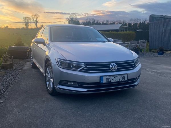 Volkswagen Passat Saloon, Diesel, 2018, Grey