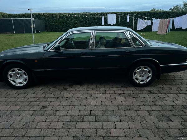 Jaguar Other Saloon, Petrol, 2000, Green