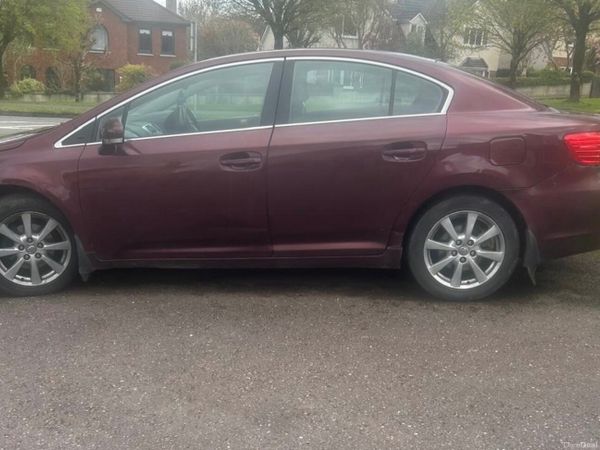 Toyota Avensis Saloon, Diesel, 2013, Red
