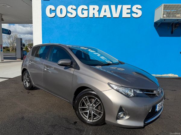 Toyota Auris Hatchback, Petrol, 2015, Brown
