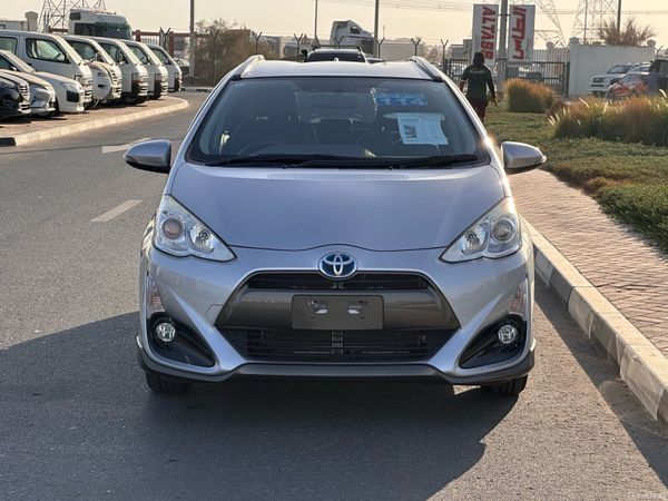 Toyota Aqua Hatchback, Petrol Hybrid, 2015, Silver
