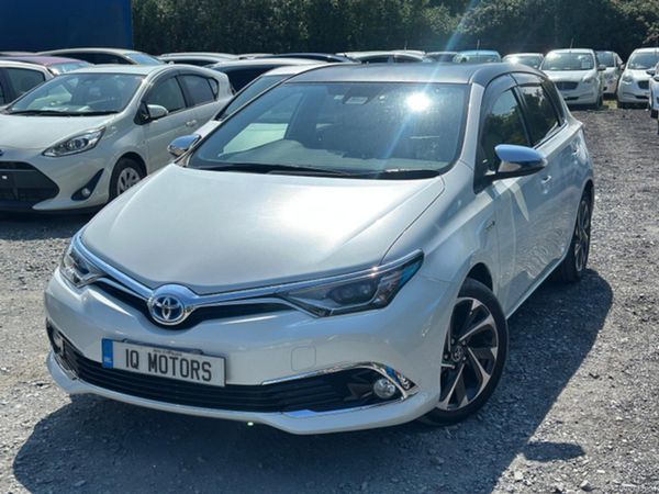 Toyota Auris Hatchback, Petrol Hybrid, 2016, White