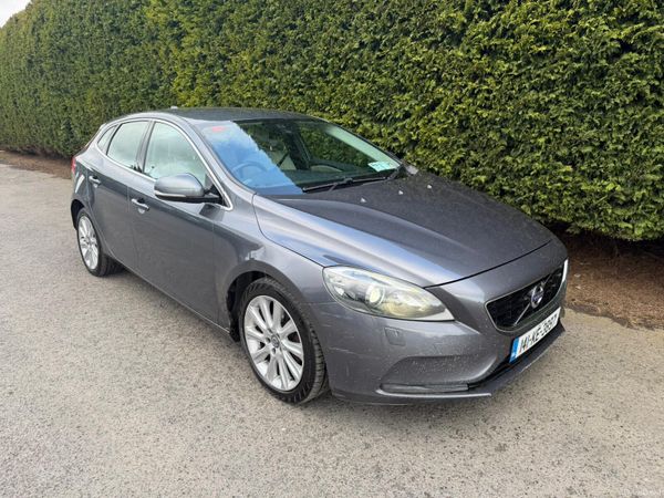 Volvo V40 Hatchback, Diesel, 2014, Grey