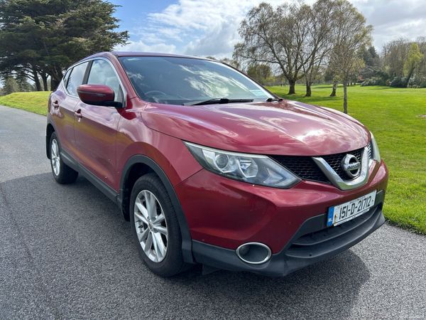 Nissan Qashqai Hatchback, Diesel, 2015, Red