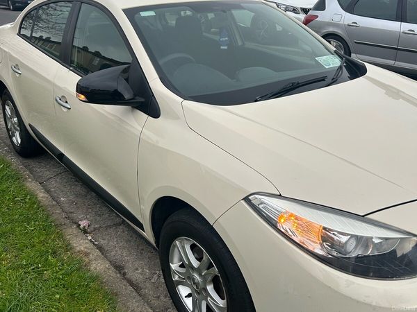 Renault Fluence Saloon, Diesel, 2013, Yellow