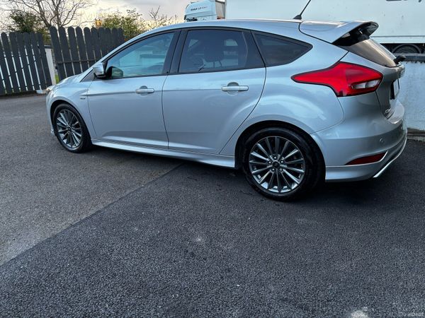 Ford Focus Hatchback, Diesel, 2018, Grey