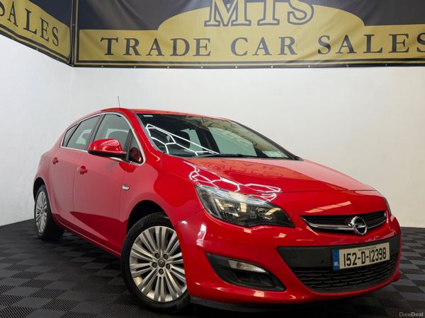 Opel Astra Hatchback, Petrol, 2015, Red