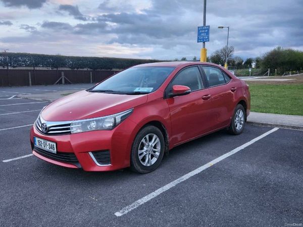 Toyota Corolla Saloon, Diesel, 2015, Red