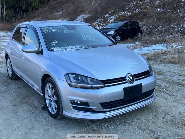 Volkswagen Golf Hatchback, Petrol, 2015, Silver