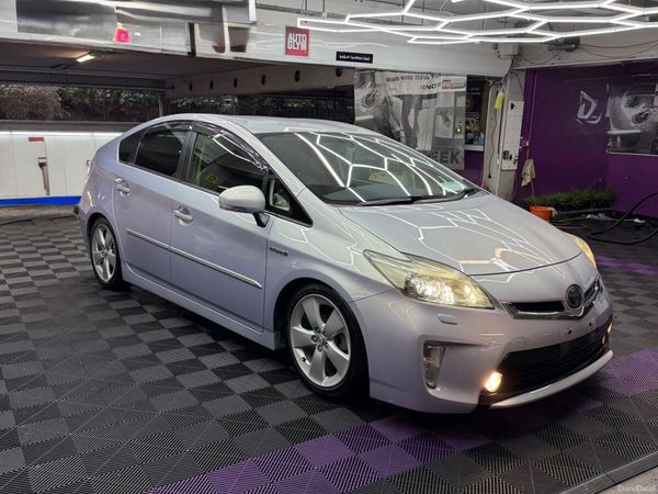 Toyota Prius Saloon, Petrol, 2013, Silver