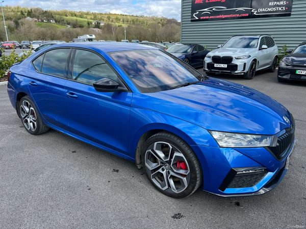 Skoda Octavia Hatchback, Petrol Hybrid, 2021, Blue