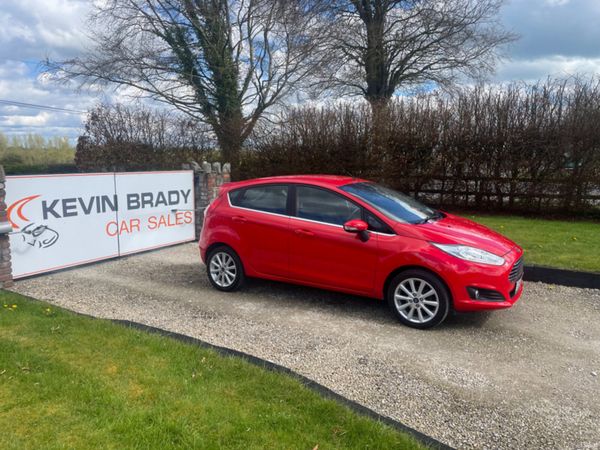 Ford Fiesta Hatchback, Petrol, 2017, Red