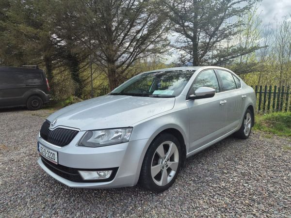 Skoda Octavia Saloon, Diesel, 2015, Silver