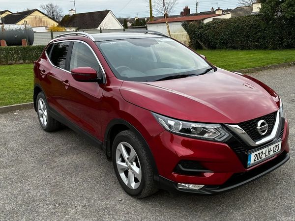 Nissan Qashqai MPV, Petrol, 2020, Red