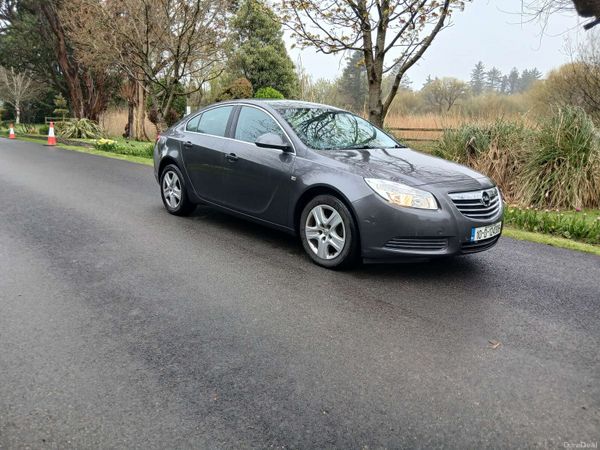 Vauxhall Insignia Hatchback, Diesel, 2010, Grey