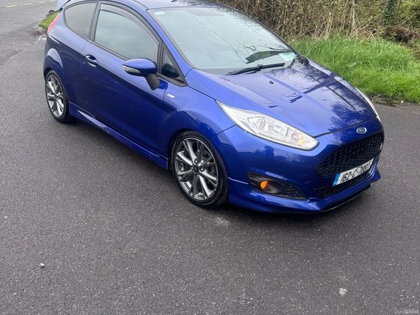Ford Fiesta Hatchback, Petrol, 2016, Blue