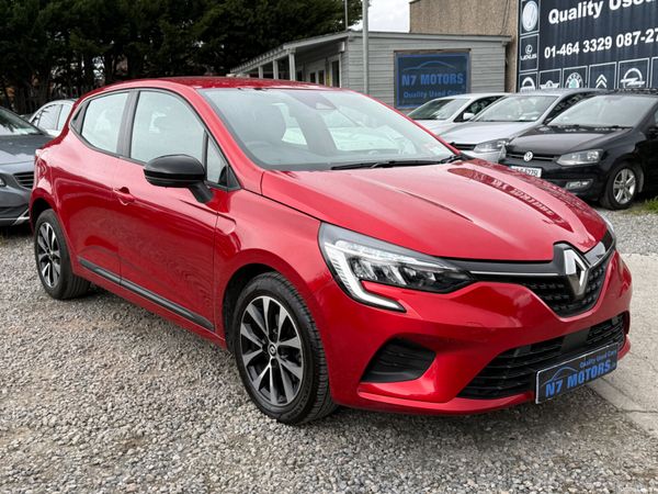 Renault Clio Hatchback, Petrol, 2023, Red
