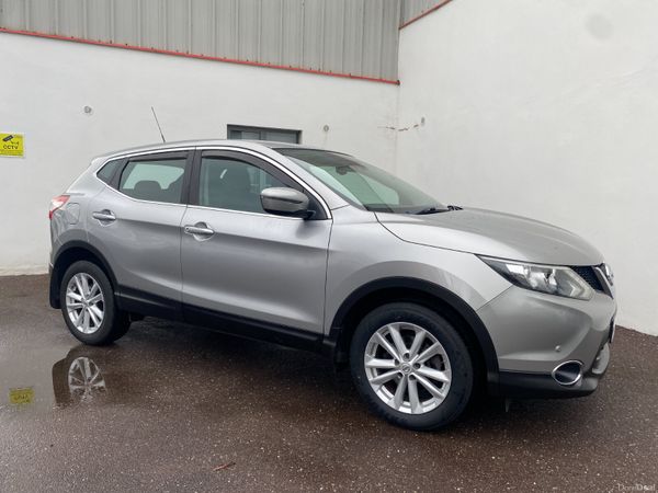 Nissan Qashqai Hatchback, Diesel, 2015, Silver