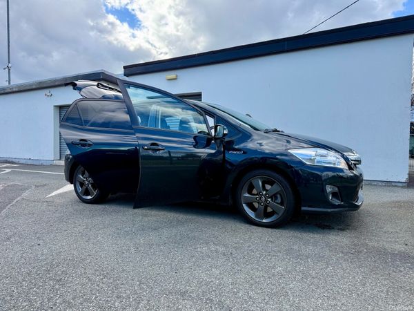 Toyota Auris Hatchback, Petrol Hybrid, 2012, Grey