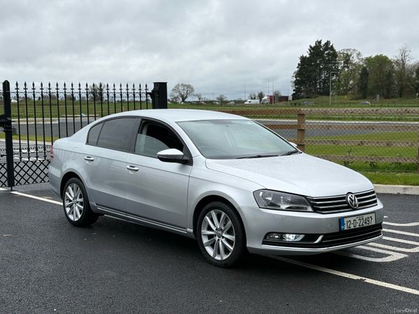 Volkswagen Passat Saloon, Petrol, 2012, Silver
