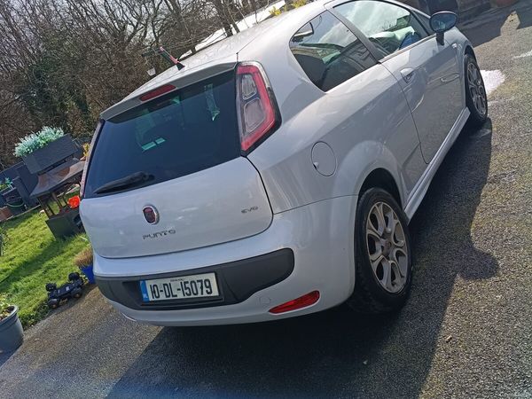 Fiat Punto Hatchback, Petrol, 2010, White
