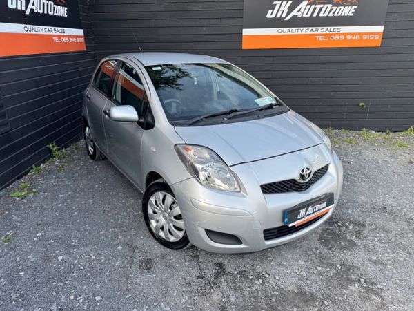 Toyota Yaris Hatchback, Petrol, 2010, Silver